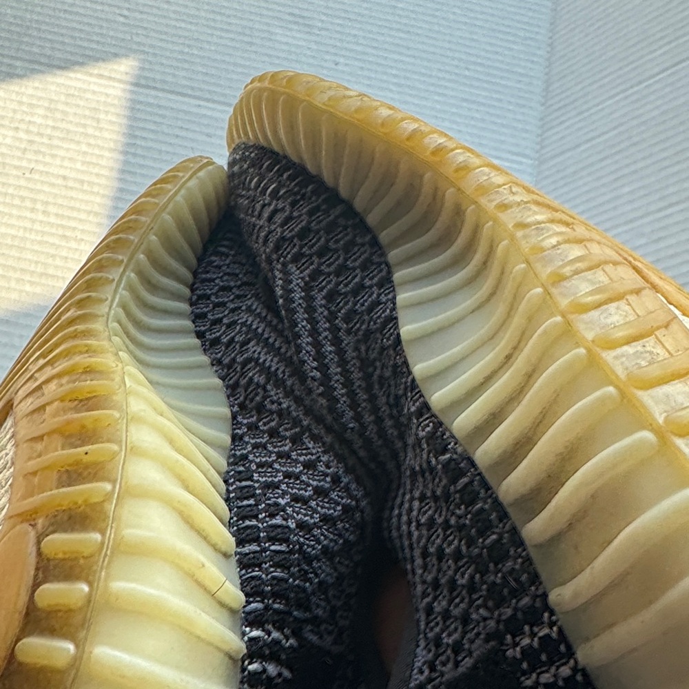 Adidas Yeezy Boost 350 V2 “Carbon” Black Gray Sneakers Size 8 - Picture 5 of 8